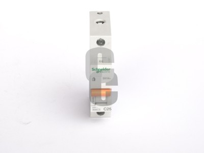 Автоматичен предпазител 25А                                                                                                                                                                                                                                                                                 